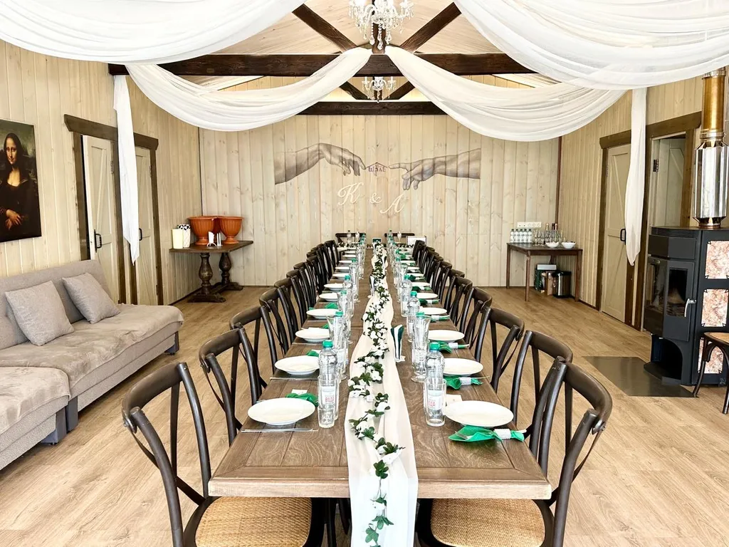 Шале с банкетным залом в черте города