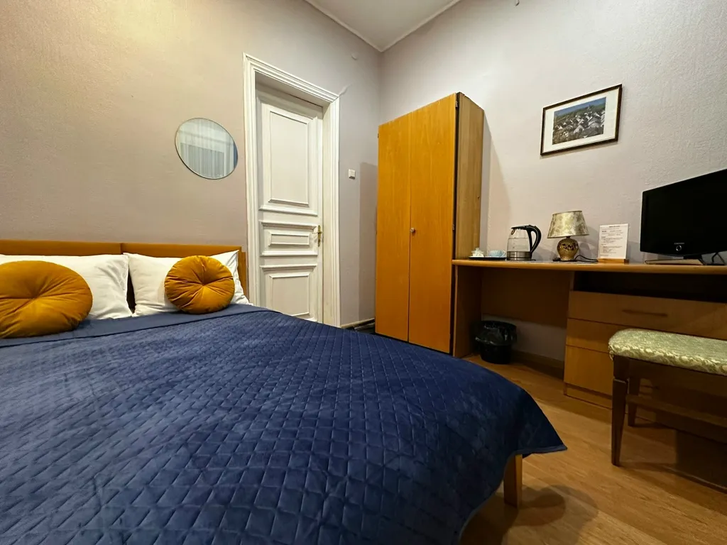 Квартира Квартира 2-местный "Эконом" с двуспальной кроватью (санузел общий на 2 номера) — Ярославль