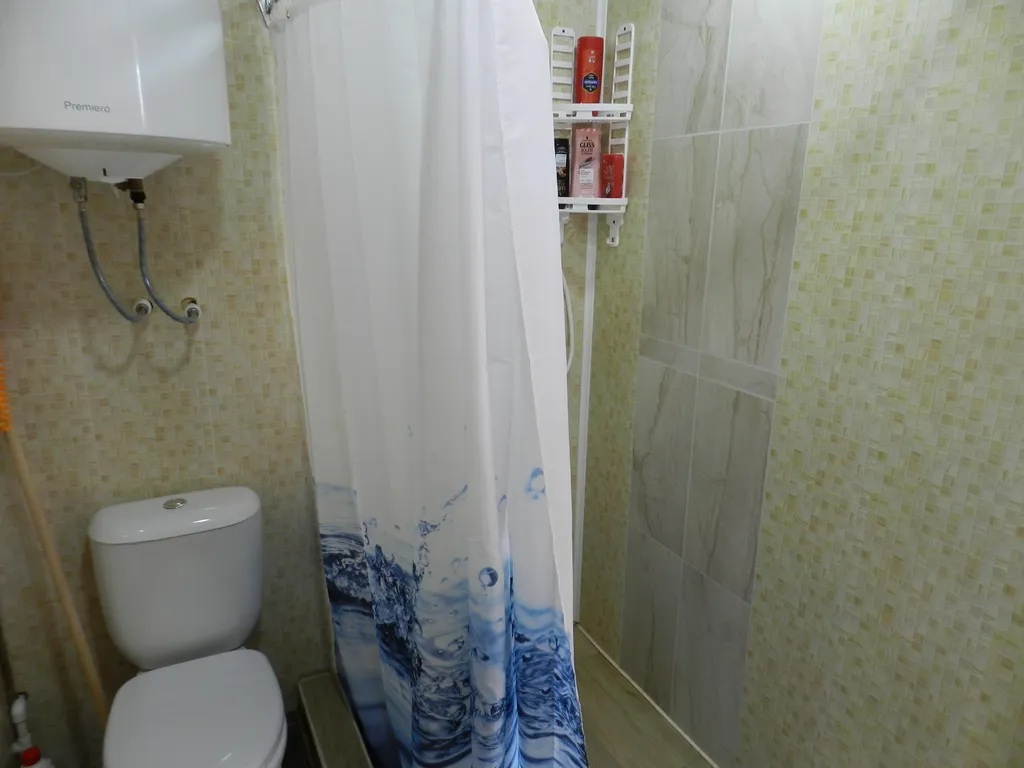 Домики на пляже Золотой Якорь с видом на море