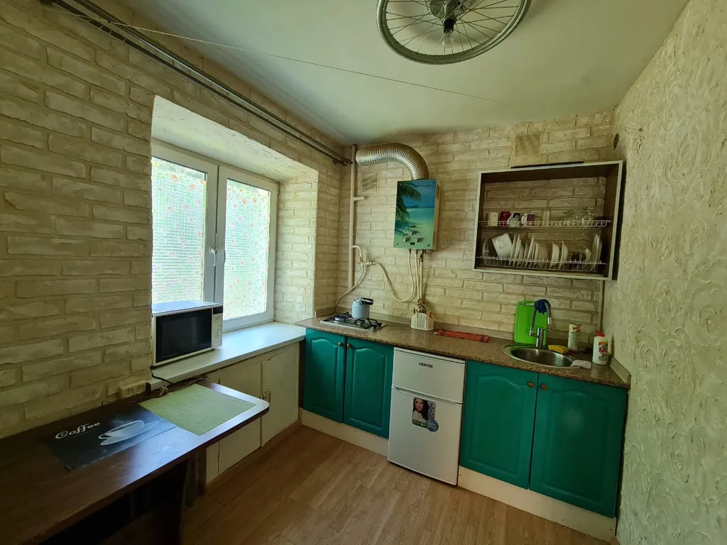 Небольшая двухкомнатная квартира с джакузи недалеко от центра