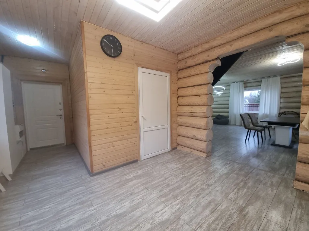 Дом с прудом