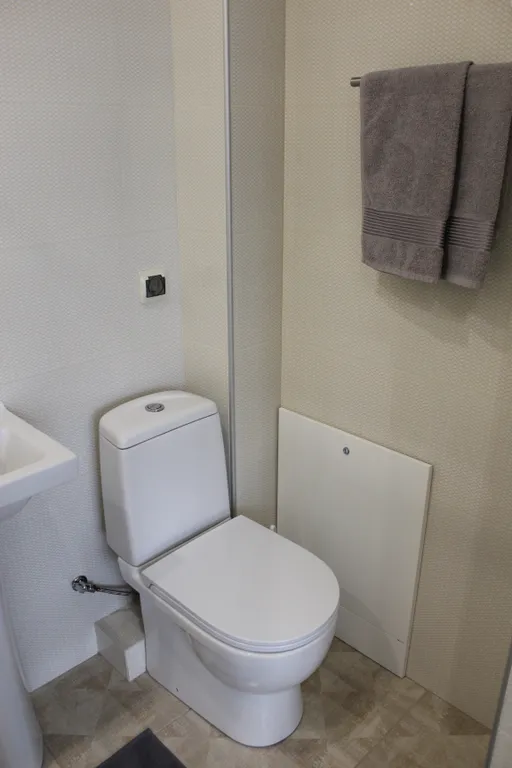 Большой дом с 5 изолированными комнатами в центре