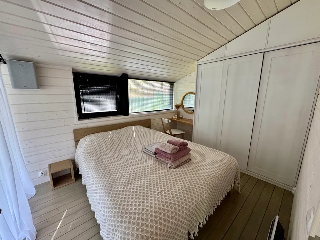 Коттедж Дом с летним бассейном, 3 спальни — Дубна