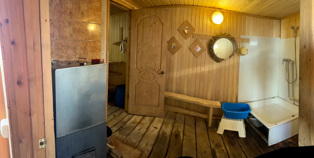 Деревянный дом с русской баней