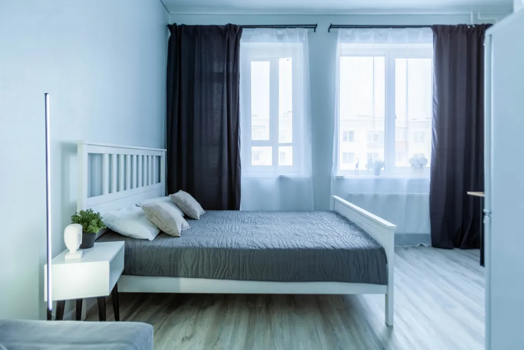 Студия в окружении парков