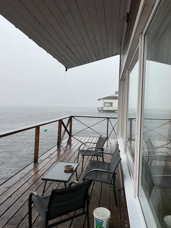 Плавающий дом CliffHouse