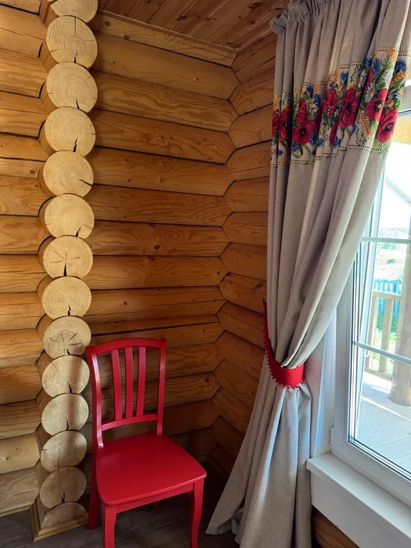 Доступная Среда, уютный бревенчатый дом с выходом на террасу