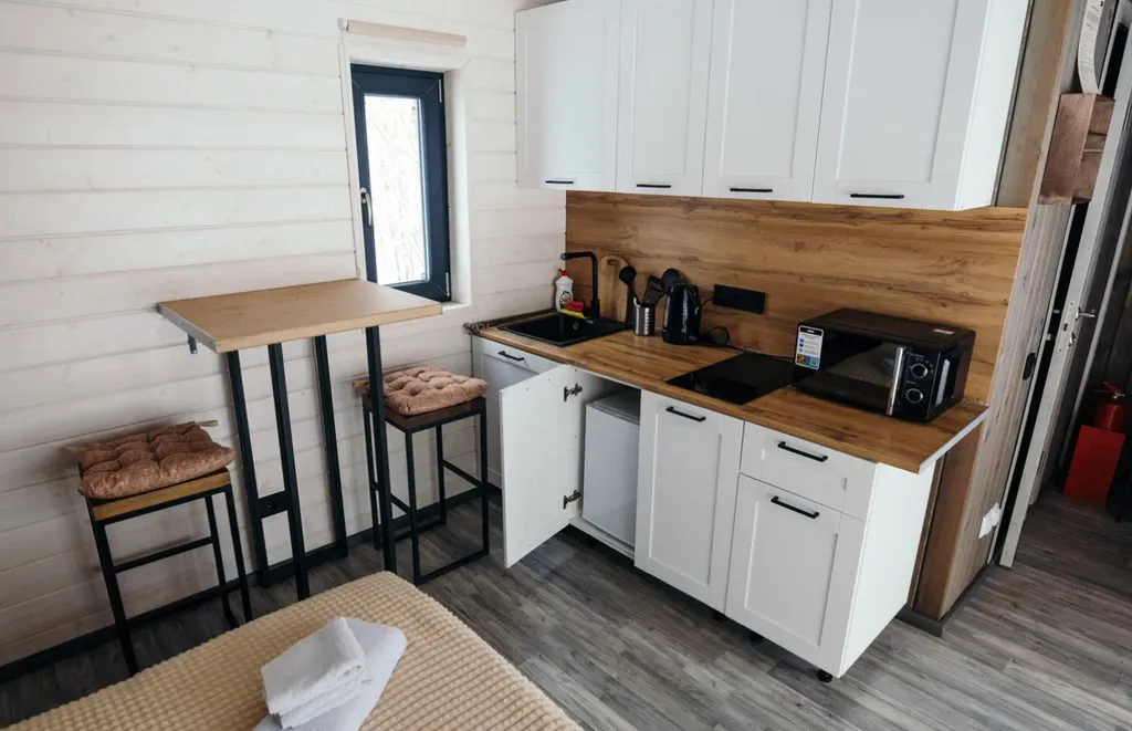 Коттедж Домик в лесу у реки с панорамным остеклением — Сиверский