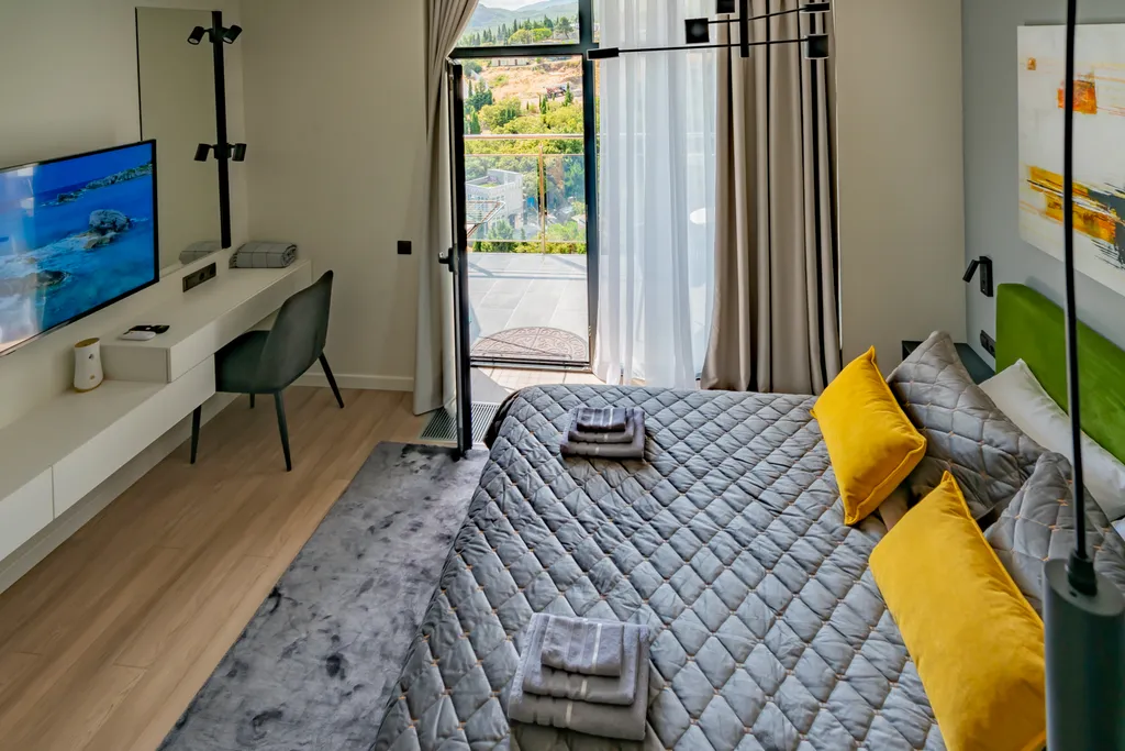 Дизайнерская студия LS-GREEN с боковым видом на море с 13 этажа