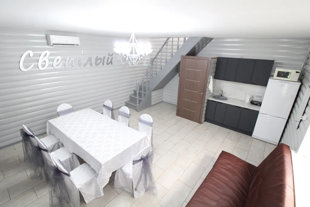 Дом для отдыха с сауной, бассейном, бильярдом