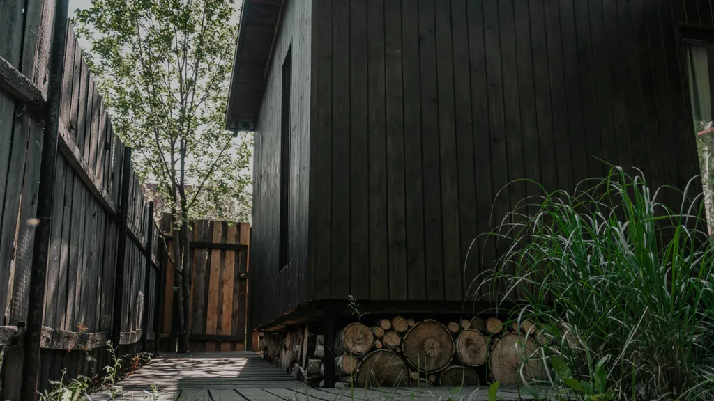 Домик у леса в центре Зелёной Поляны