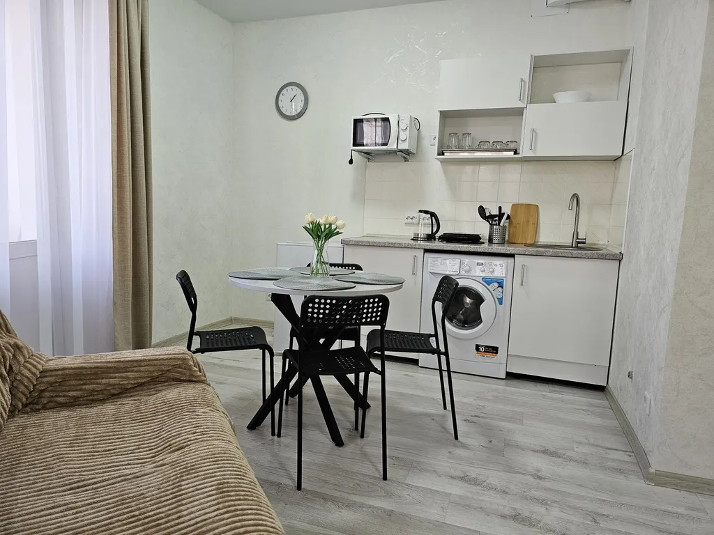 Квартира Квартира Просторная студия 40м на озере в центре Горячего ключа — Горячий Ключ