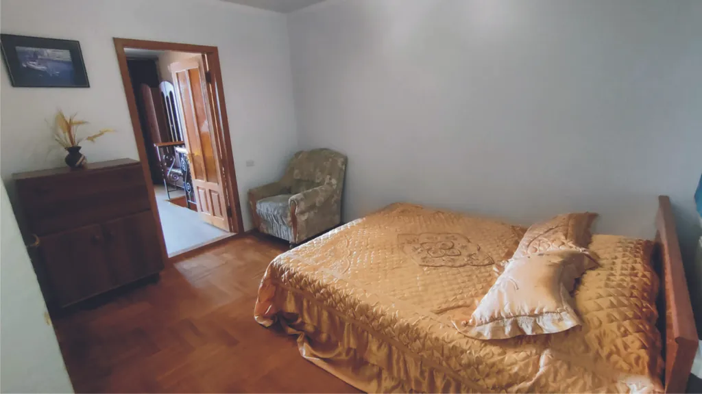 Коттедж - три этажа на берегу моря