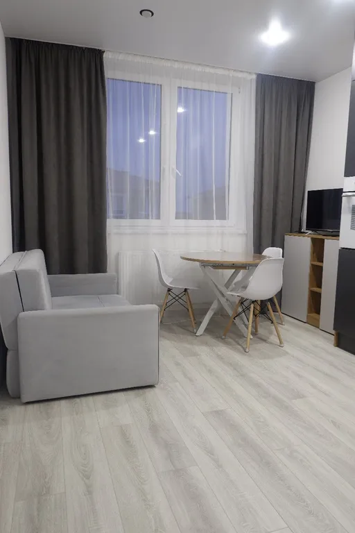 Стильная квартира рядом с парком, бассейном и спа для вашего комфорта