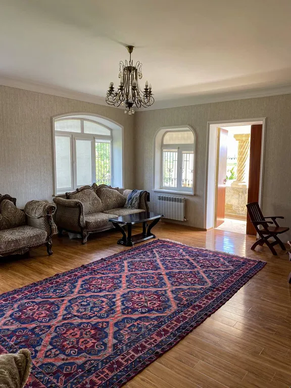 White House khunzakh