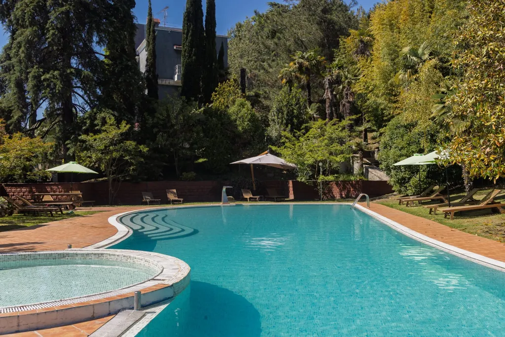 Вилла с открытым бассейном и видом на море