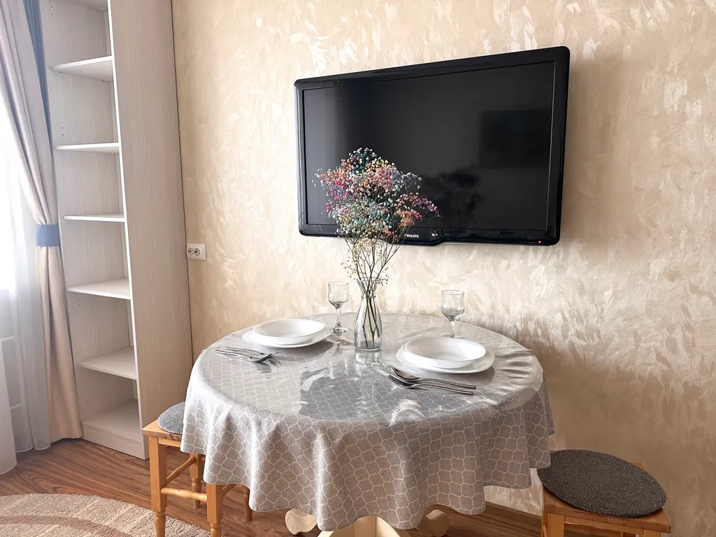 Светлая, уютная 2-комнатная квартира с отдельной детской комнатой