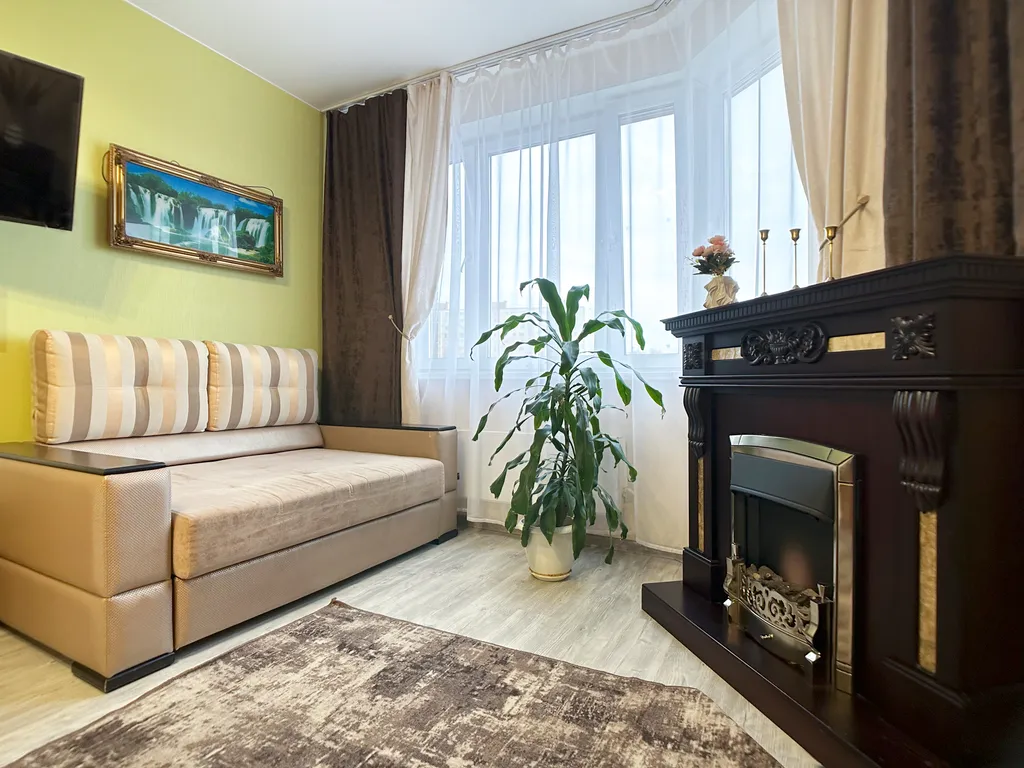 Евродвушка с камином, большой ванной и видом на пруд