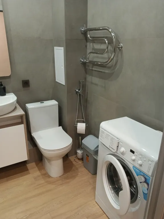 Современная квартира с большой парковкой для авто