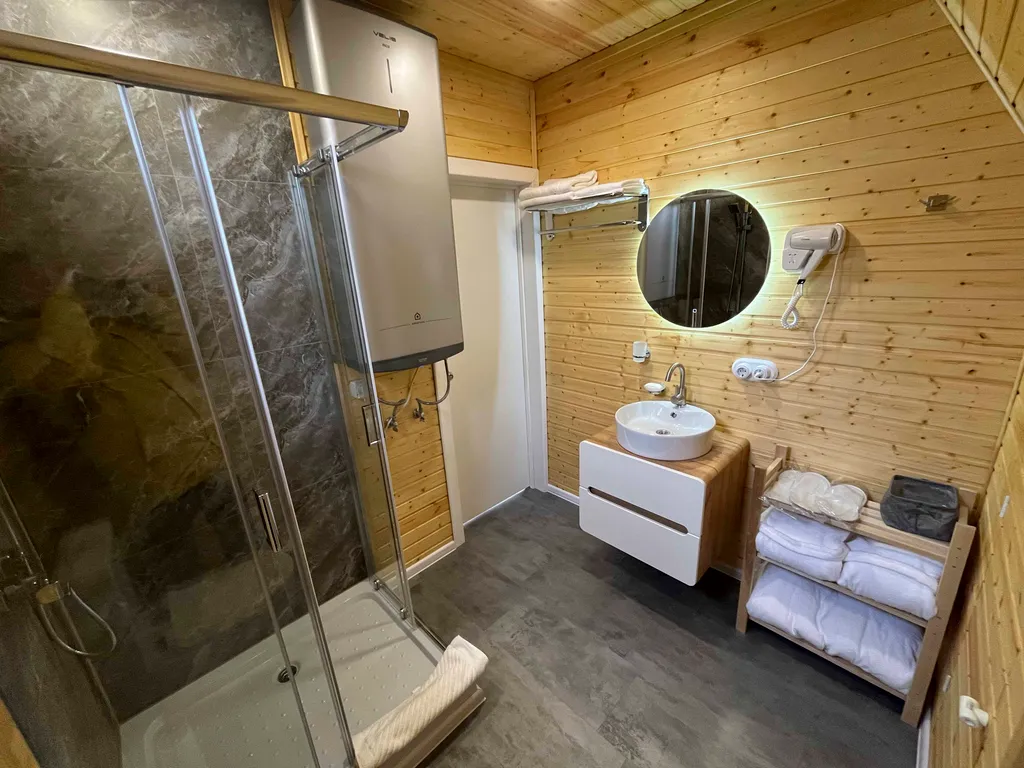 Шале с джакузи Асти Кэмп