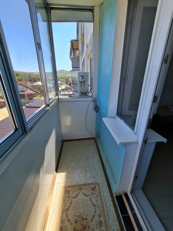 Близко к основным транспортным маршрутам и инфраструктуре