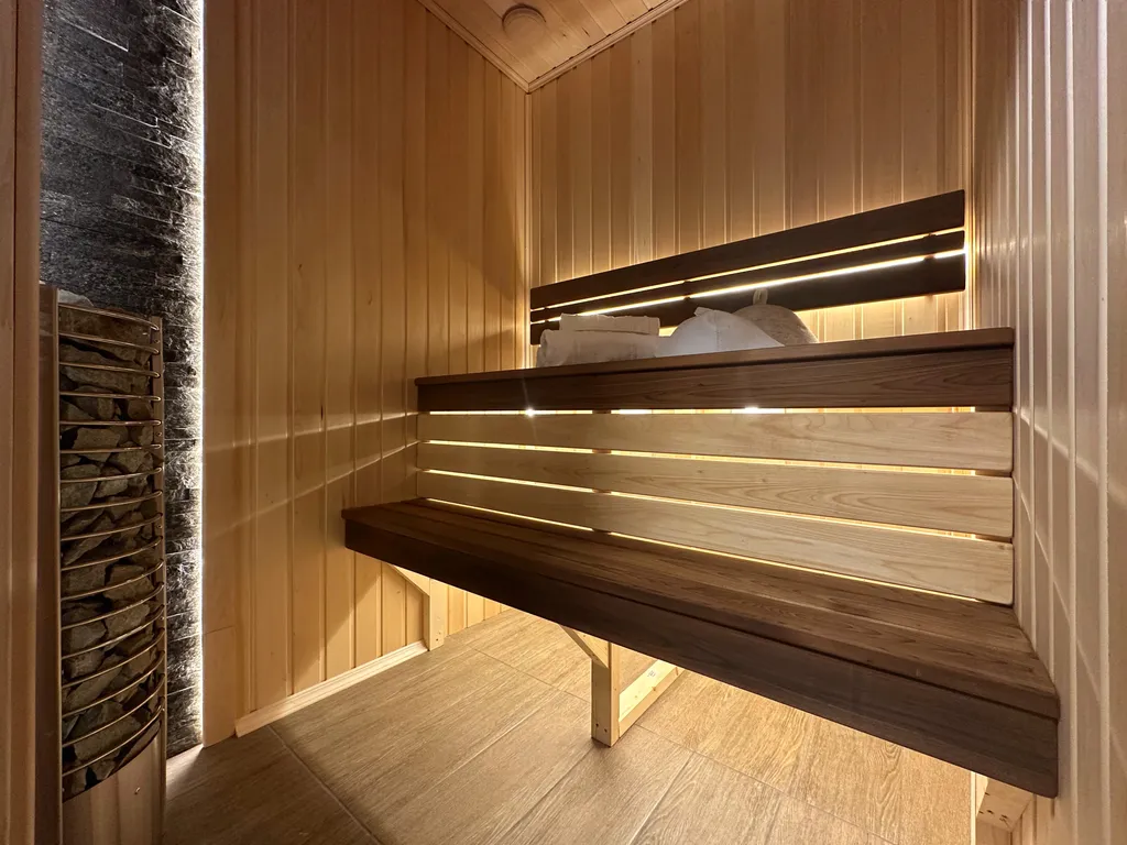 Современная квартира с сауной