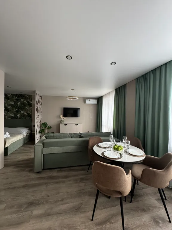 Новая квартира с дизайнерским ремонтом на берегу реки в жк белые росы