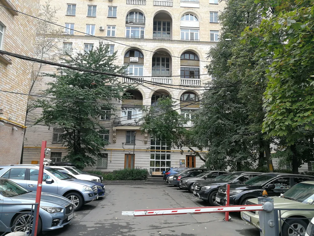 Квартира Квартира с современным ремонтом с 2 санузлами в доме Академии Наук — Москва