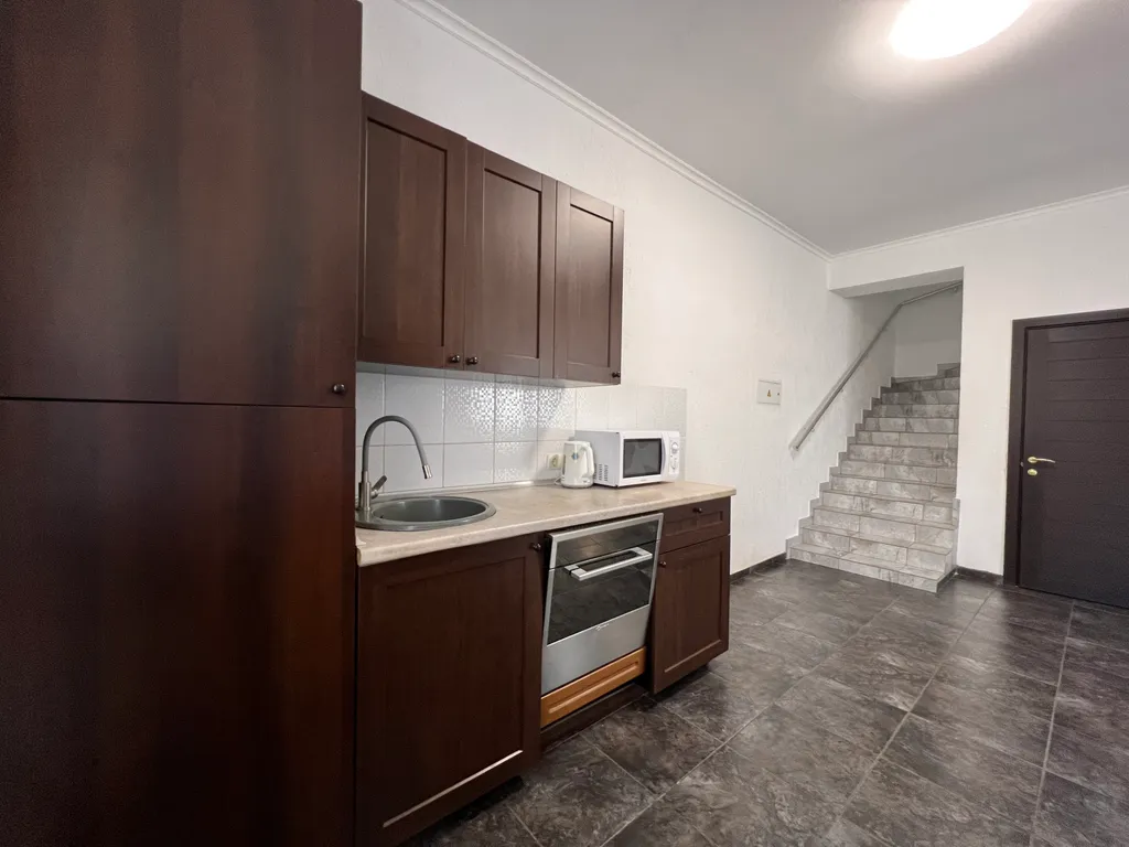 Дом с бассейном и баней