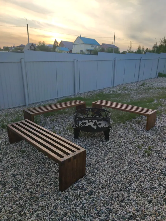 Современный дом с видом на лес