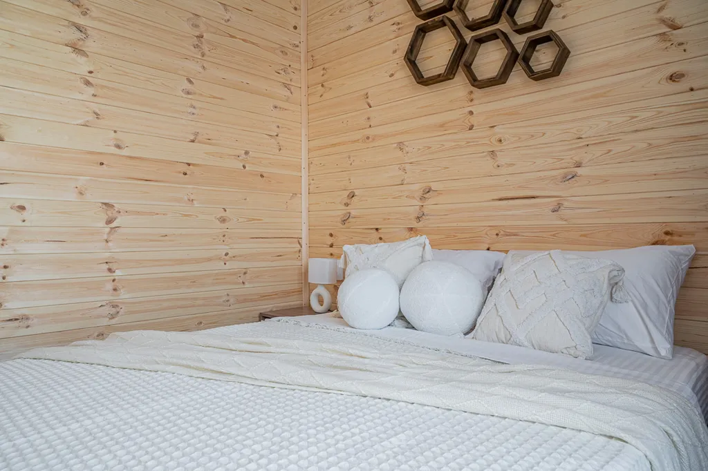 Просторный гостевой хороший дом с горячим банным чаном и баней