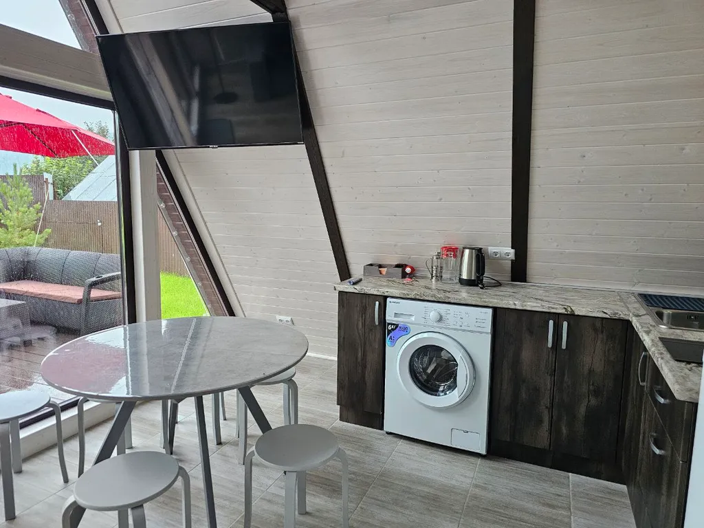 Шестиместный коттедж с изолированным участком 10 соток №2