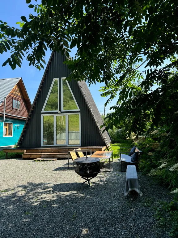 А-фрейм с видом на гору