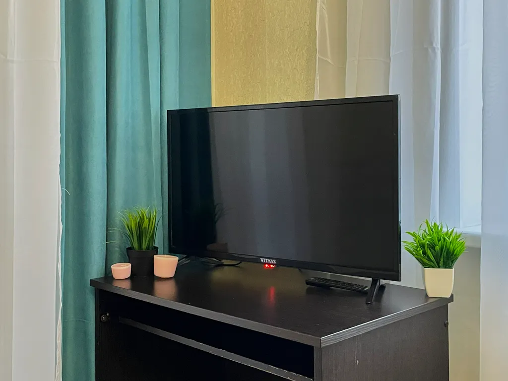 Шикарная 2-комнатная квартира с раздельными комнатами и балконом