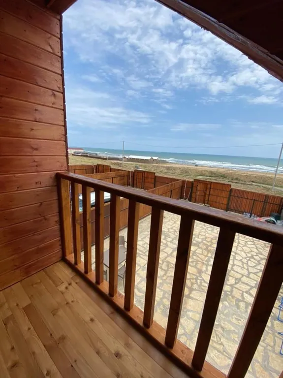 Уютный домик около моря