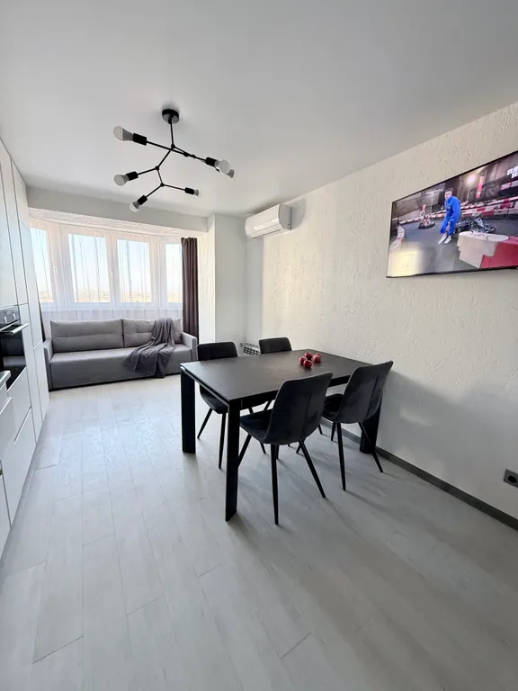 Уютная двухкомнатная квартира с большой гостиной