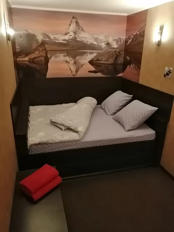 Ж. Д. Вокзал, к-тр галактика, центр города.