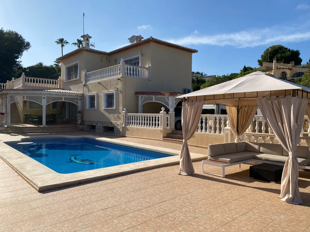 7-комнатный Дом