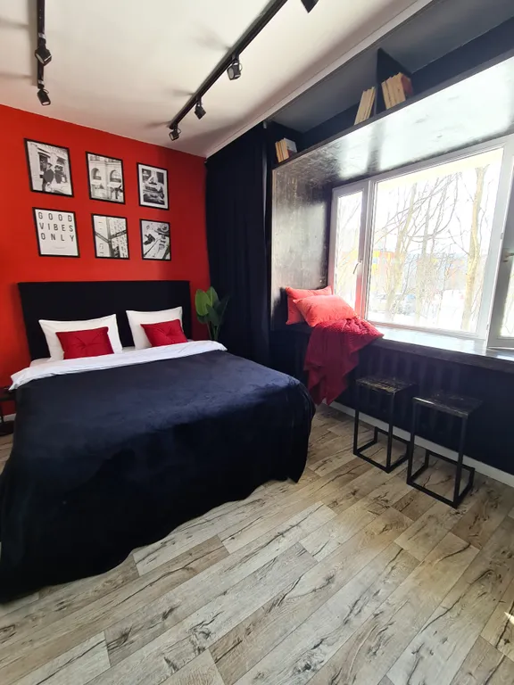 Студия с камином