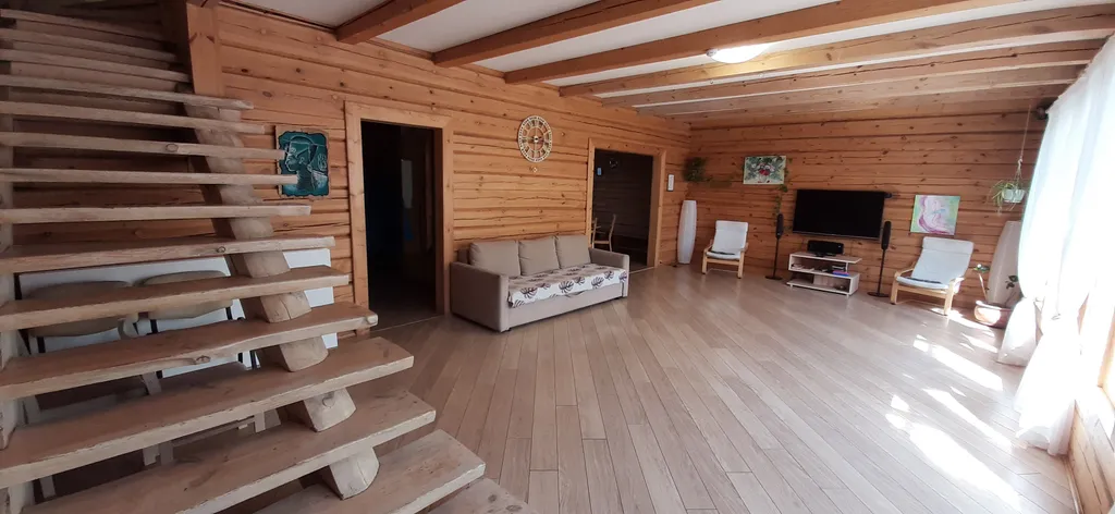 Загородный дом в черте города с русской баней