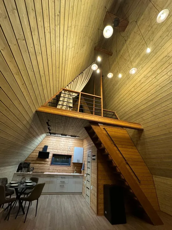 Коттедж в живописной части города с баней, мангалом и беседками