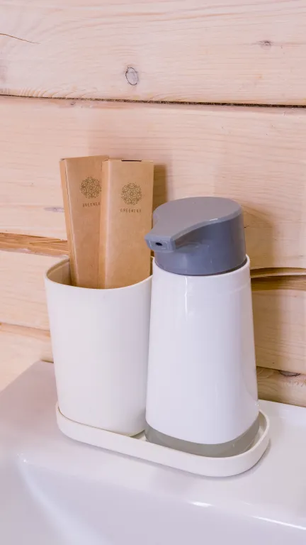 Уютный дом на берегу озера