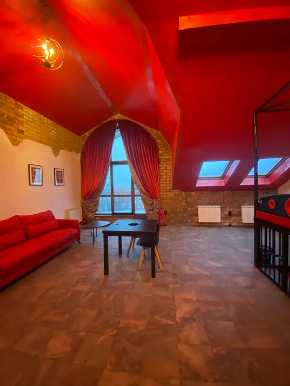 Уникальная двухэтажная квартира в центре города с видом на Кремль — аренда посуточно в Псков