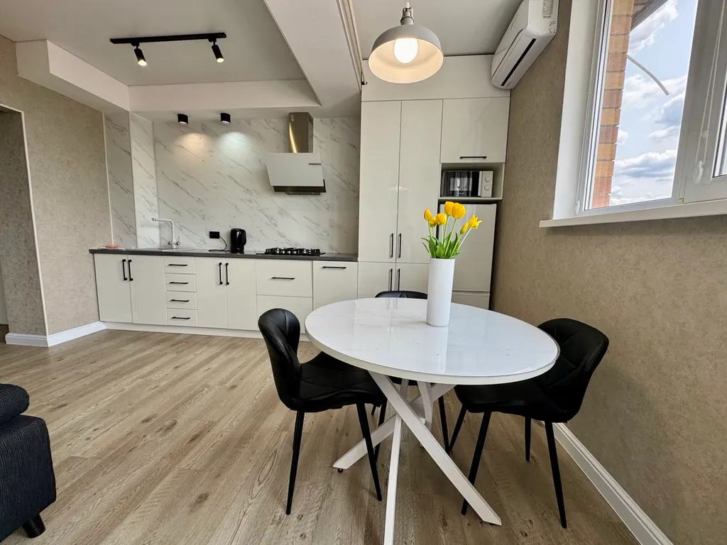 Стильная квартира с видом на горы