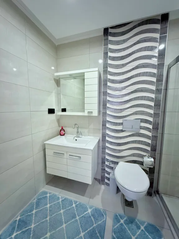 Sea View 2BD Flat 100m to the Beach