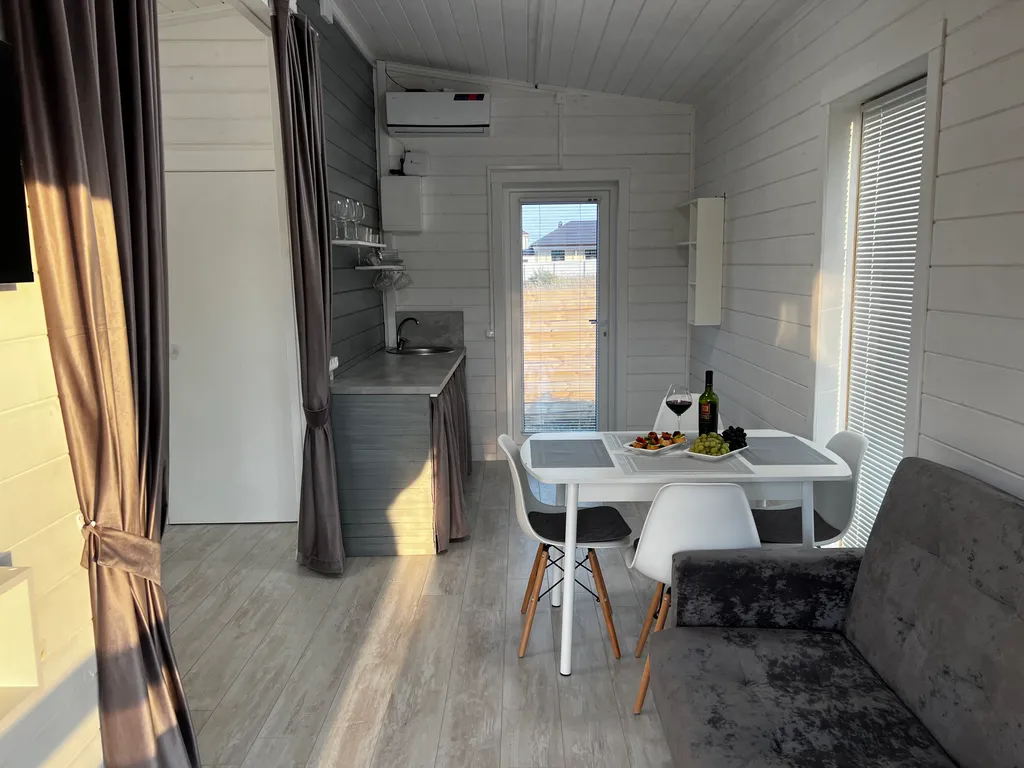 Белоснежный дом у горнолыжного курорта