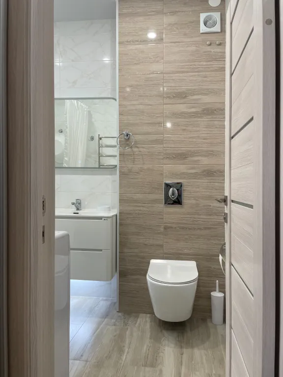 Шикарная квартира со своим двориком и качелью