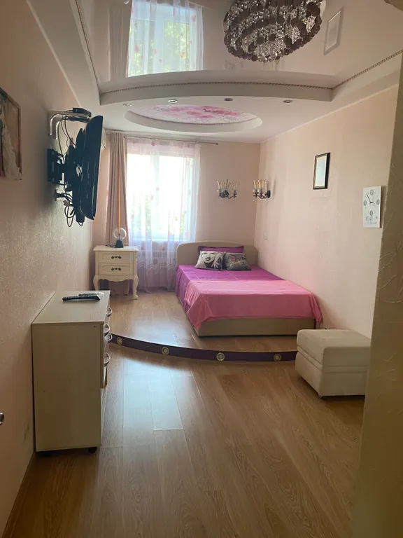 Квартира 3-комнатная Квартира — Севастополь