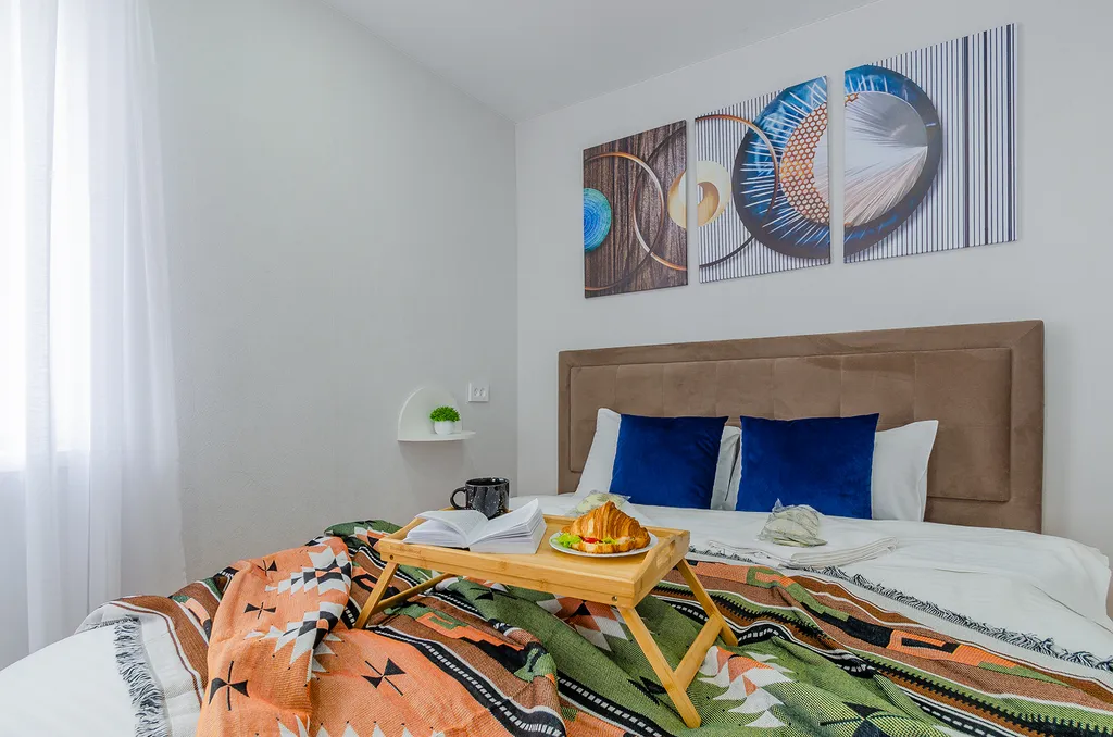 Аквамариновая 2 -комнатная с кондиционером