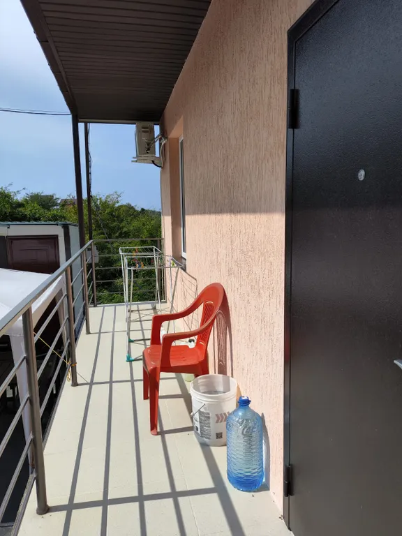 Не далеко от моря новая уютная квартира в частном доме